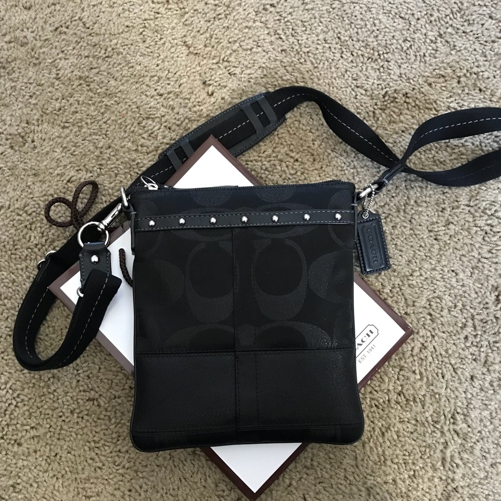 Coach Signature Crossbody like new